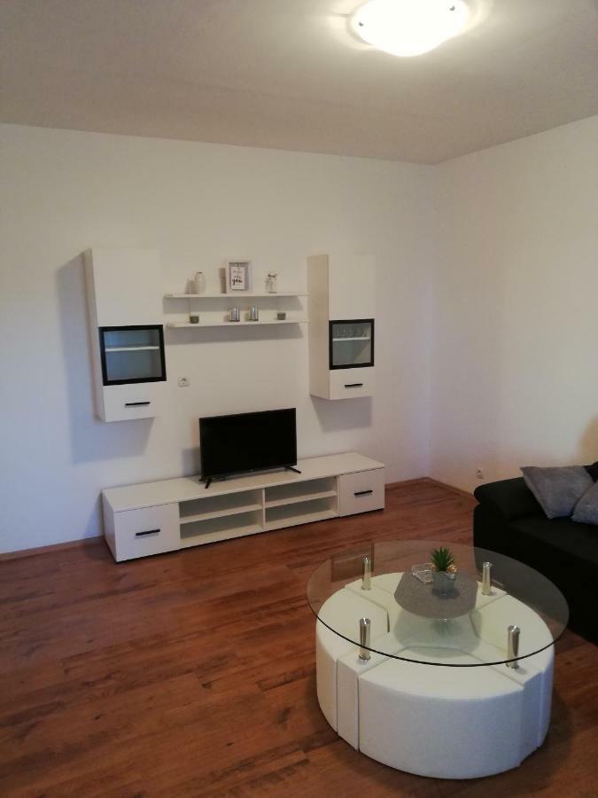 Ferienwohnung Mala Kuca Vodice Exterior foto